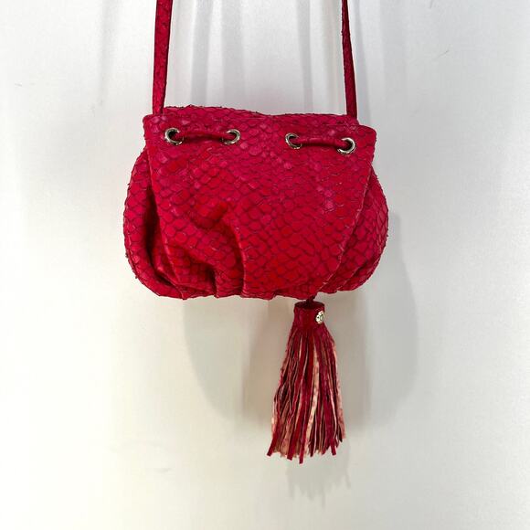 Henri Bendel Small Drawstring Bucket Crossbody Tassel Fish Leather Emboss Pink - Picture 12 of 13